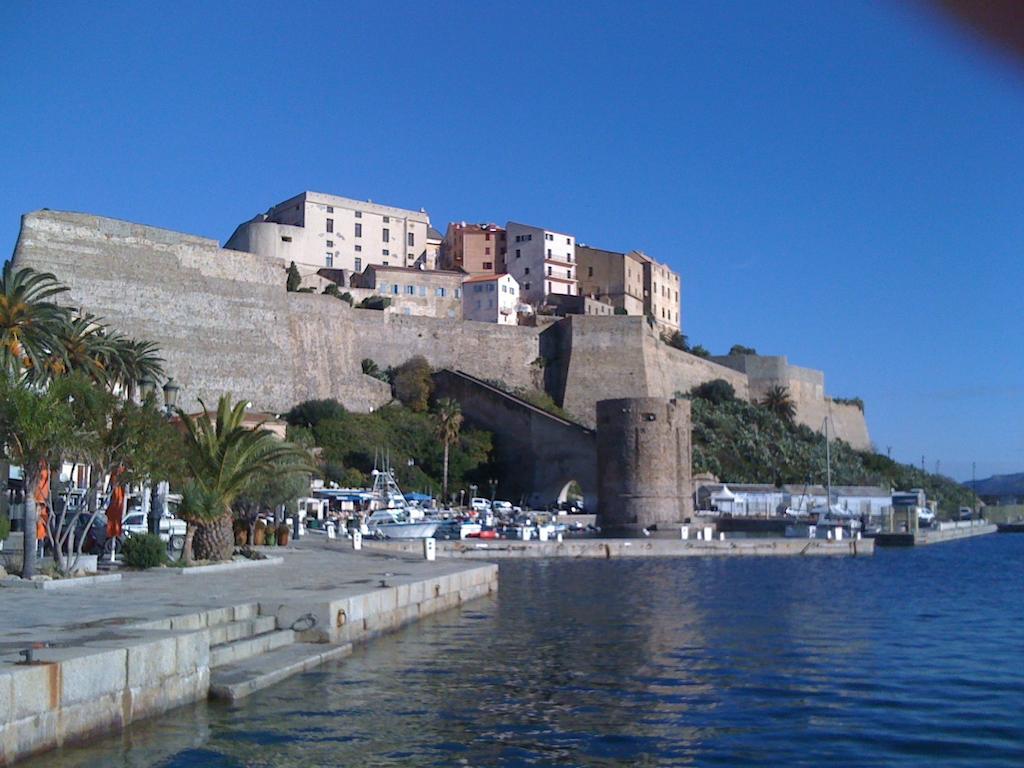 Residence Nayah-Maria Calvi  Exterior photo